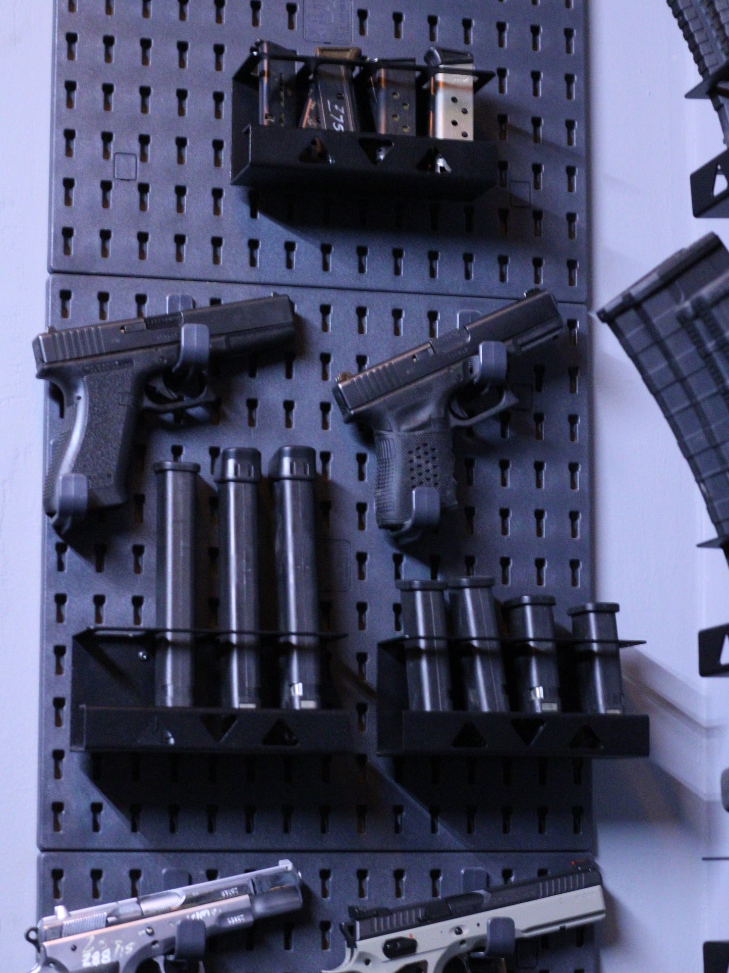 1 x Pistol Mag Holder